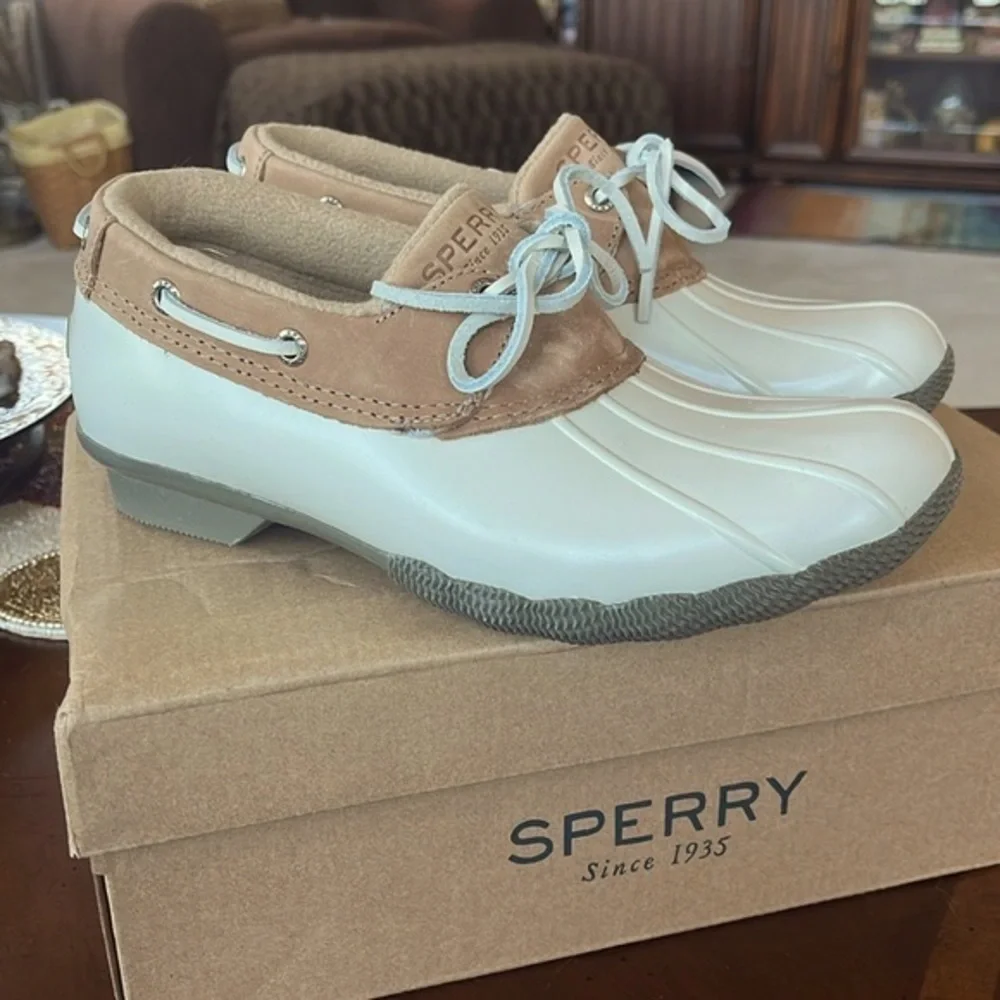 Brand New Sperry Saltwater 1-Eye Ivory Rain Boots Rubber Leather Collar Fleece